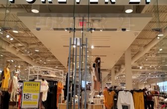 "Forever 21 - Flat RS/-400 off on First Order Via app"